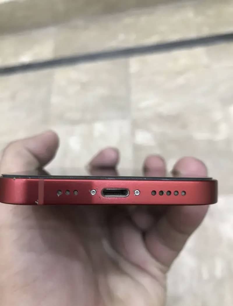 Apple iPhone 13 4