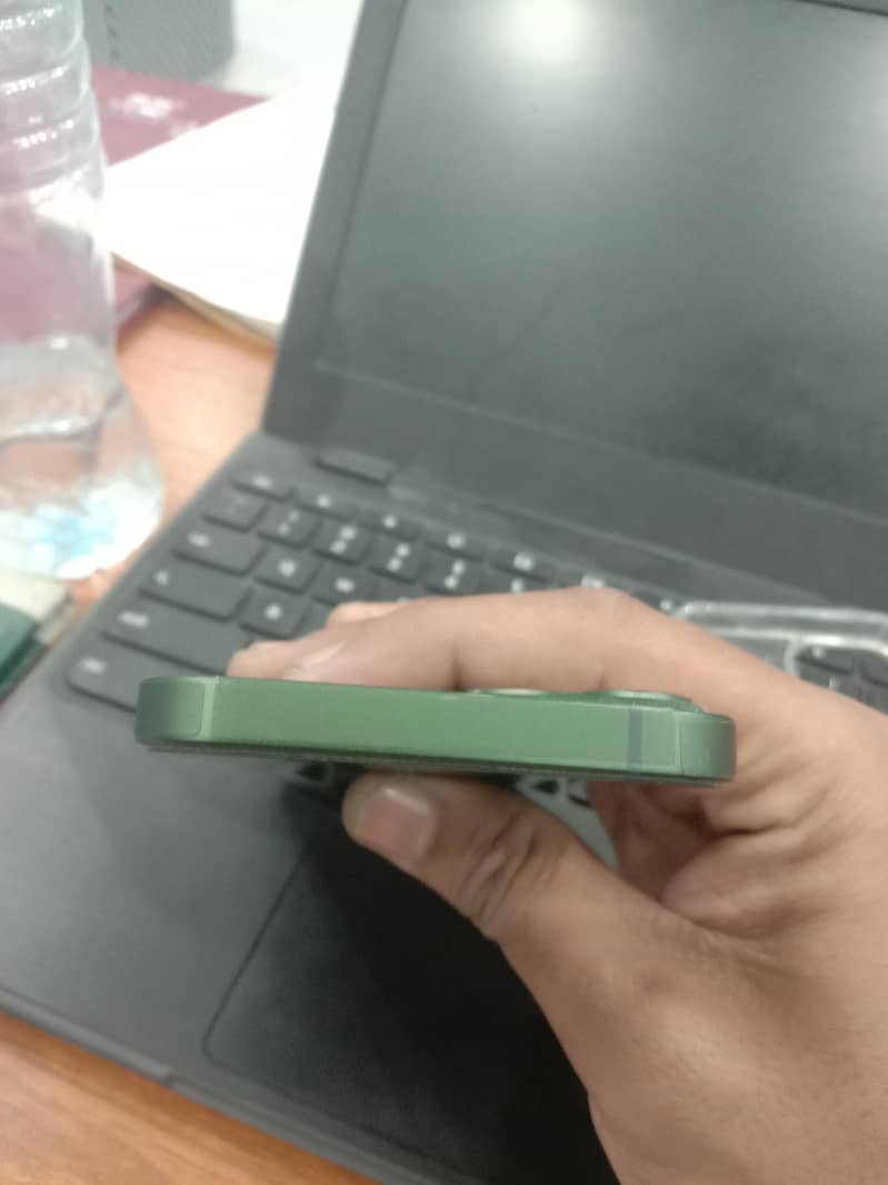 Apple iPhone 13 1