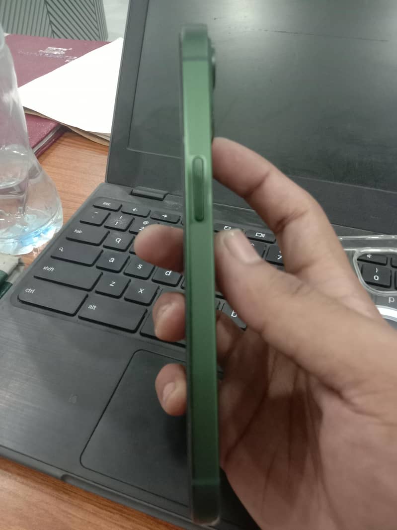 Apple iPhone 13 3