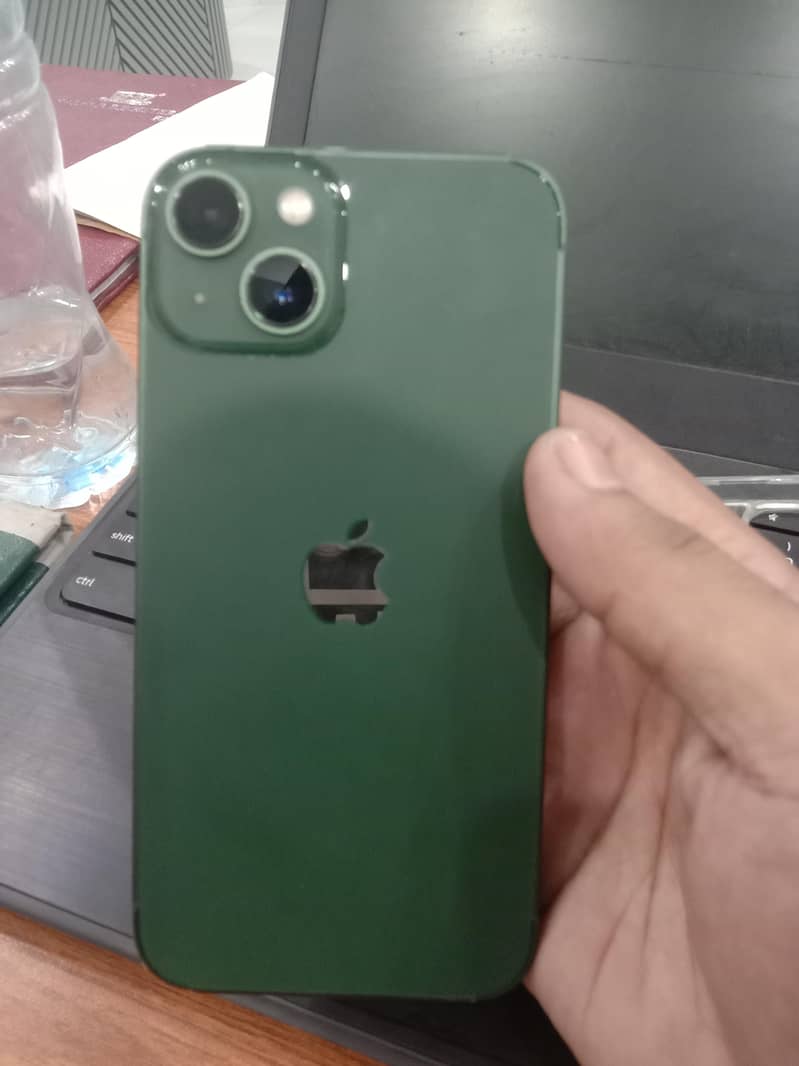 Apple iPhone 13 4