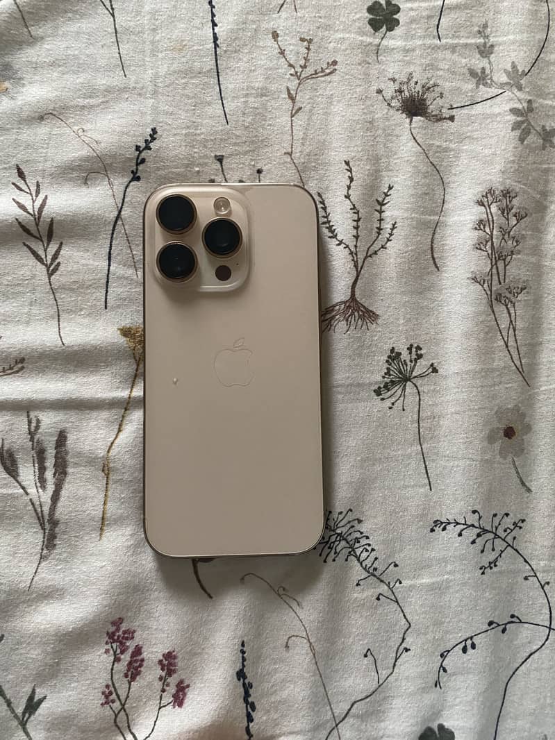 Apple iPhone 16 Pro 0
