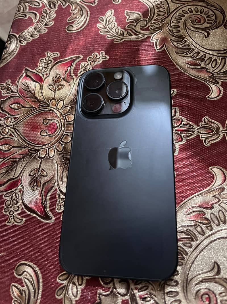 Apple iPhone 15 Pro 3