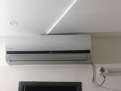 Used Orient 1.5 ton AC inverter ( Cool & Heat)