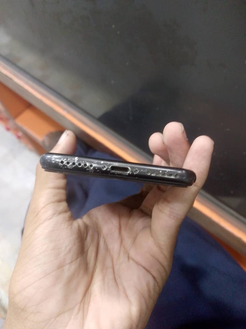 Apple iPhone 7 1