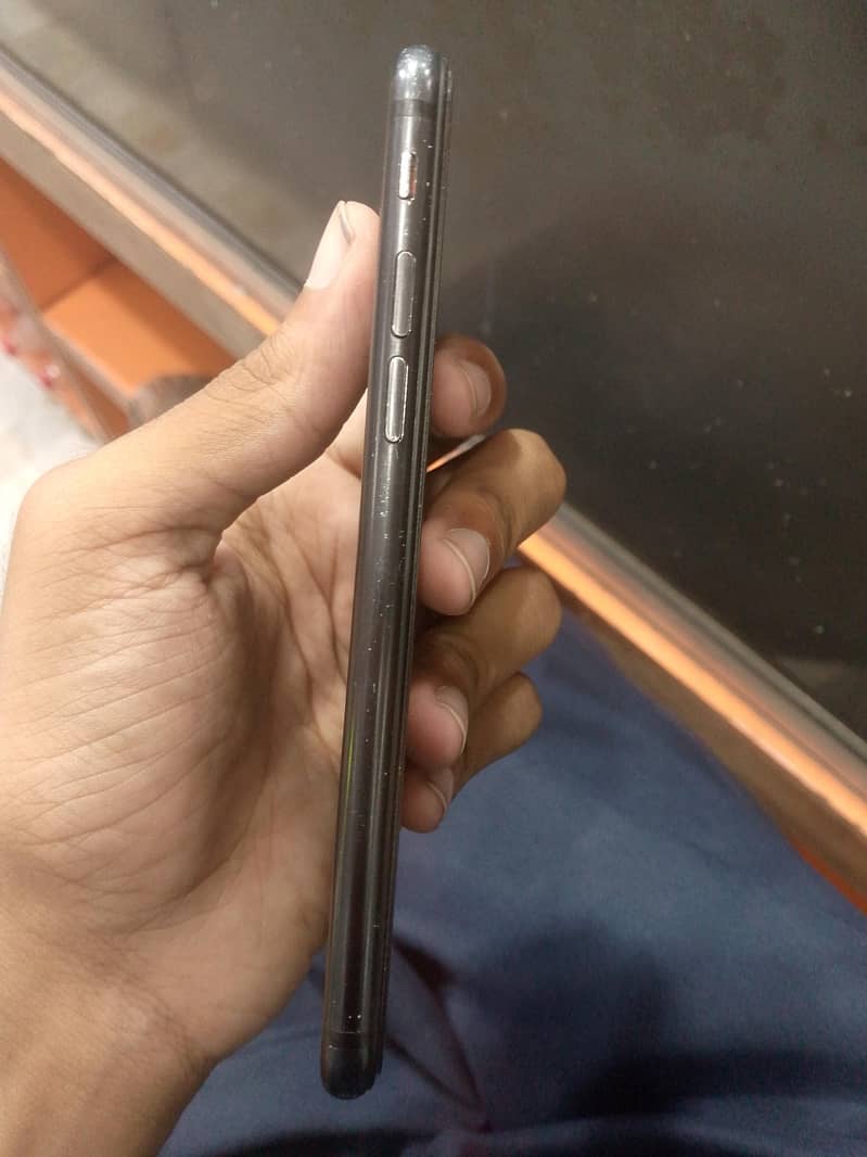 Apple iPhone 7 2