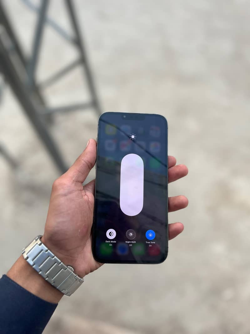 Apple iPhone 13 Pro Max 3