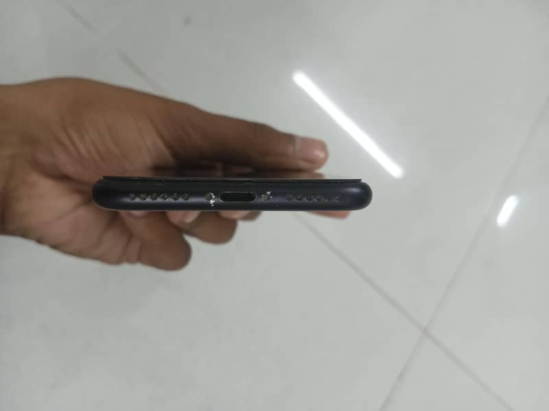 Apple iPhone 7 2