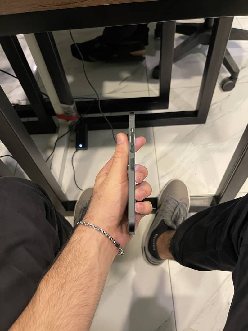 Apple iPhone 13 Pro Max 3