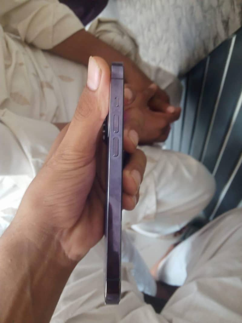 Apple iPhone 14 Pro 2