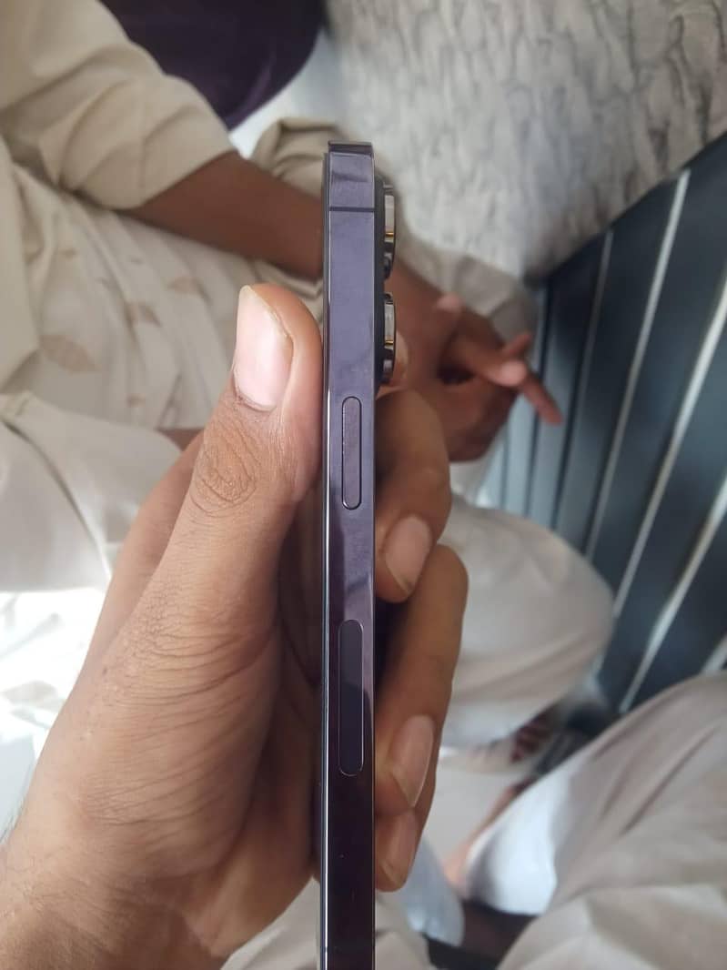 Apple iPhone 14 Pro 4