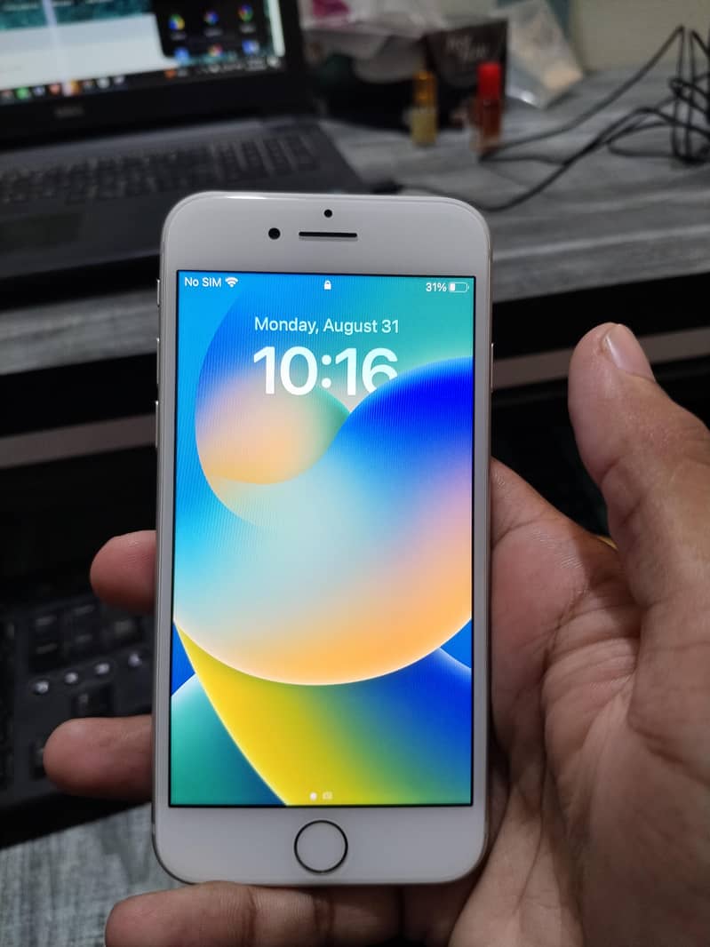 Apple iPhone 8 1