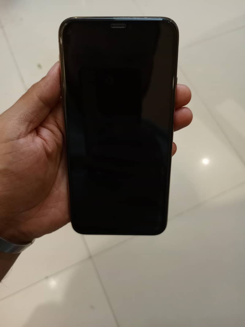 Apple iPhone 11 Pro Max 1