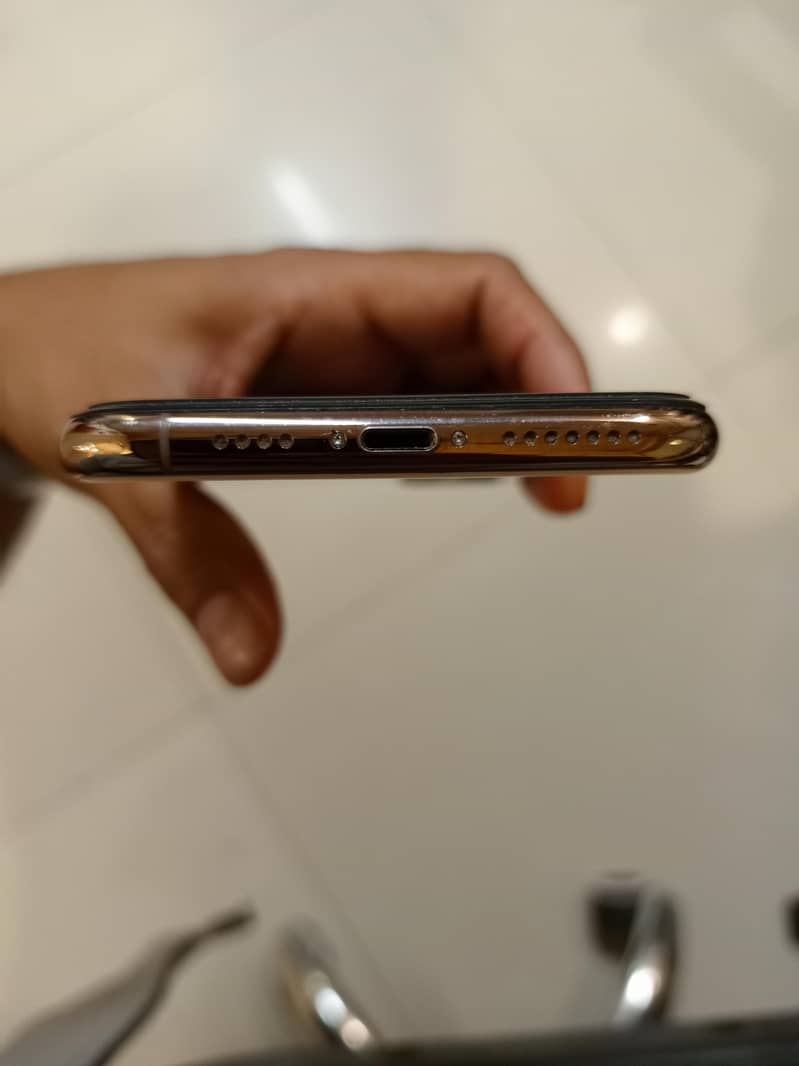 Apple iPhone 11 Pro Max 5