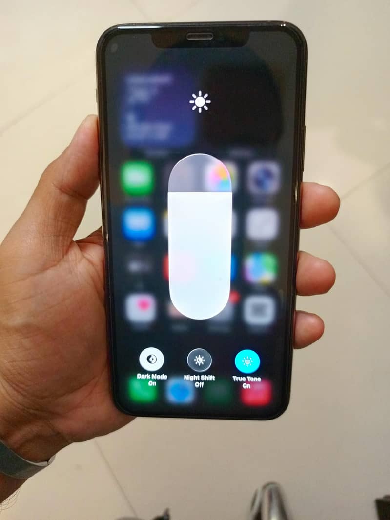 Apple iPhone 11 Pro Max 8