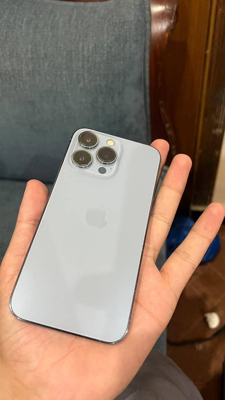 Apple iPhone 13 Pro 2