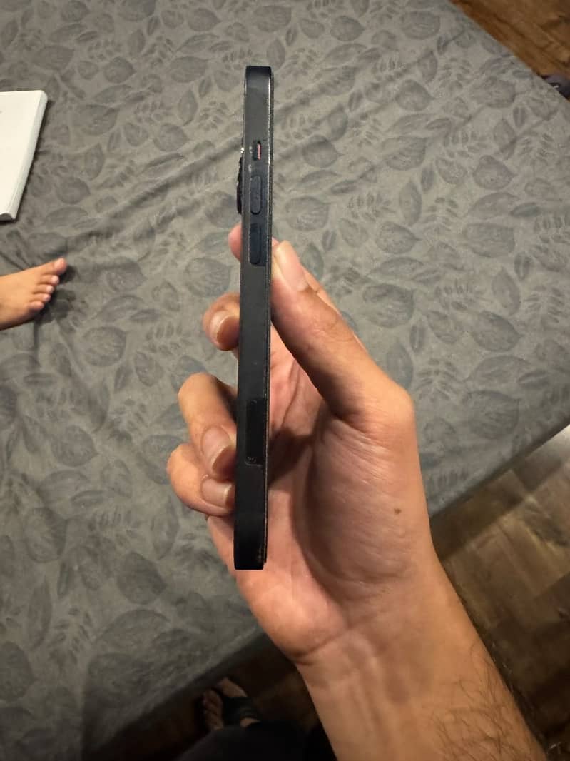 Apple iPhone 14 5