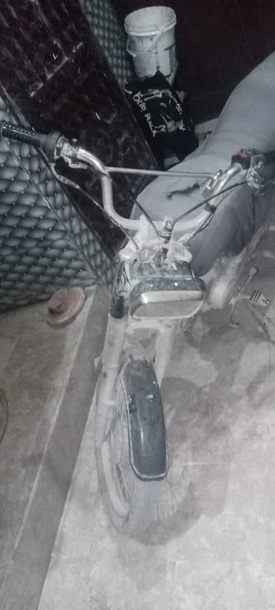 Urgent sale karni h