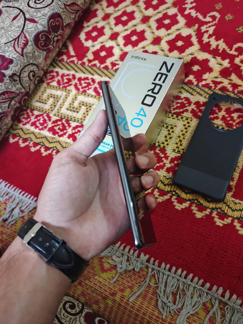 Infinix Zero 40 4g 1