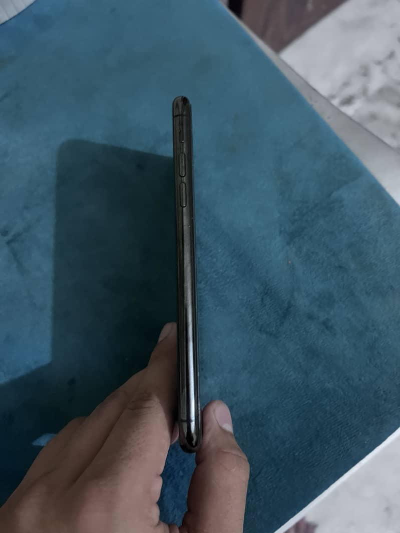 Apple iPhone 11 Pro Max 0
