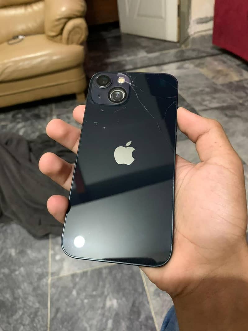 Apple iPhone 13 4