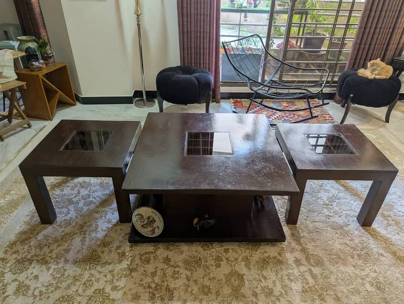 Centre table & side tables 0