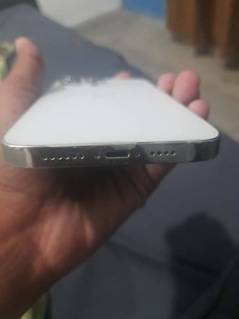 Apple iPhone 14 Pro Max 1