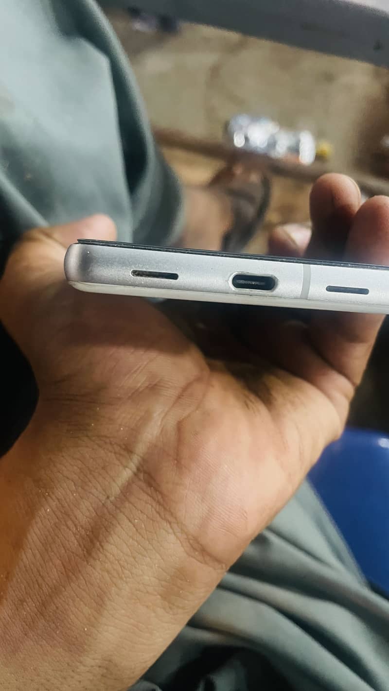 Google Pixel 7a 1
