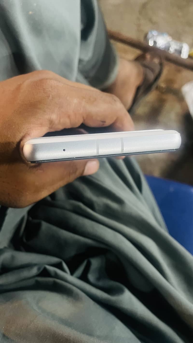 Google Pixel 7a 2