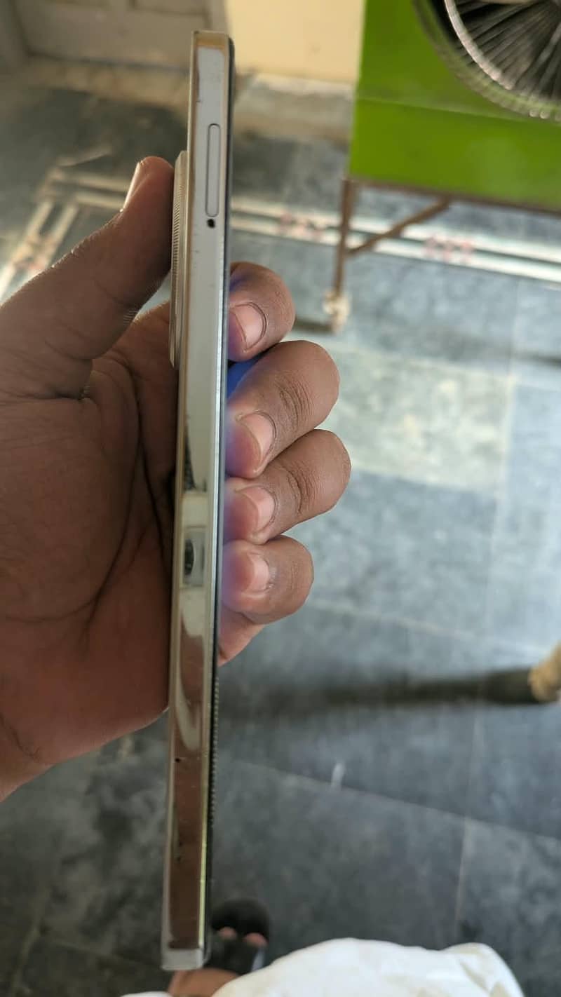Tecno CAMON 30 1