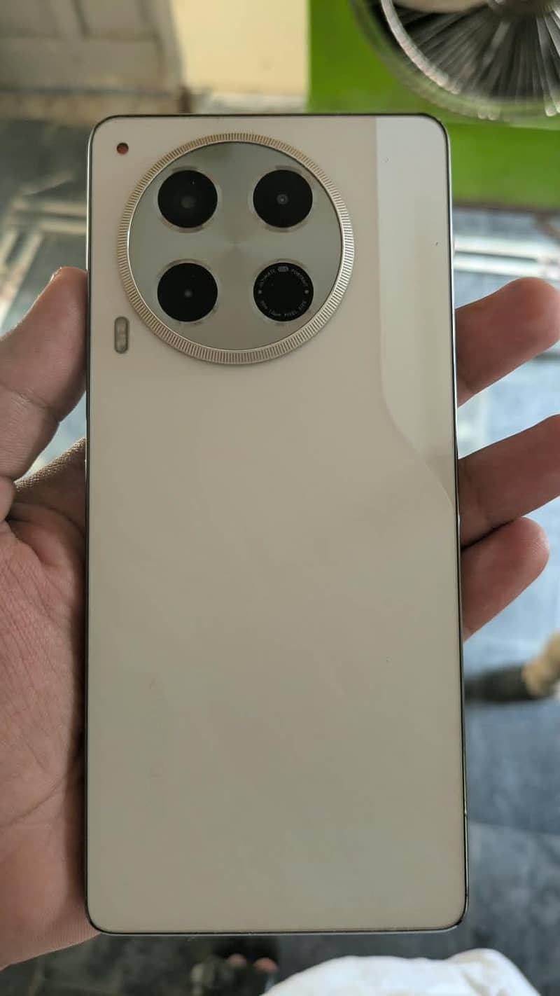 Tecno CAMON 30 2