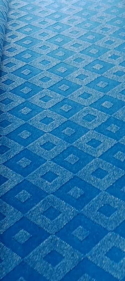 acha quality ka carpet ha or khubsurat bhi ha