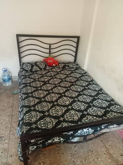 iron bed like new