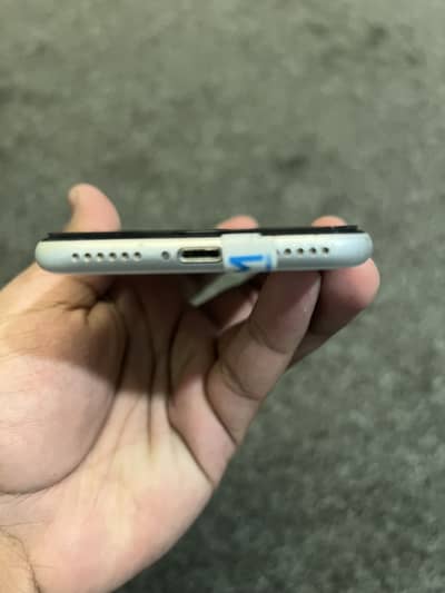 Apple iPhone SE 128 GB PTA Proof Waterpack