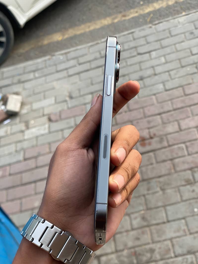 Apple iPhone 13 Pro Max 3
