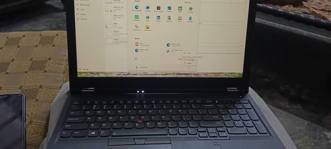 Lenovo Thinkpad P52 i7 8th generation| Quadro P1000 4 GB | 16 GB RAM |