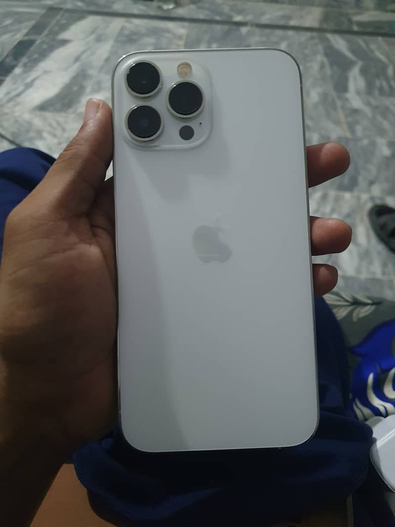 Apple iPhone 13 Pro Max 0