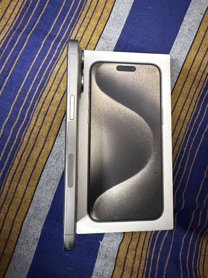 Apple iPhone 15 Pro Max 6
