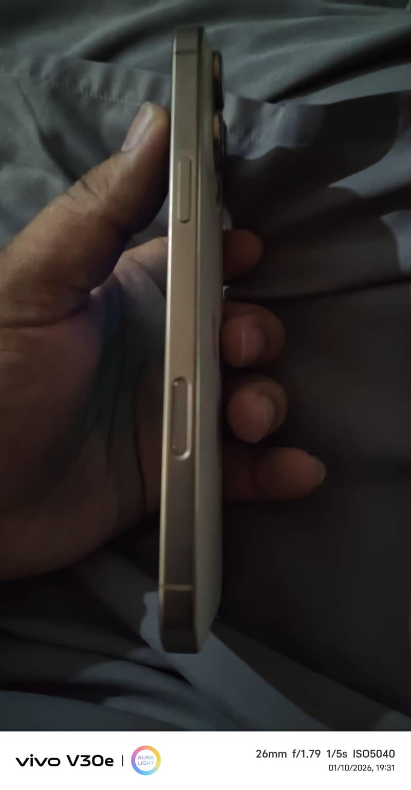 iphone 16 pro max JV 4