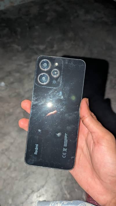 redmi 12 8/128 box sath hai