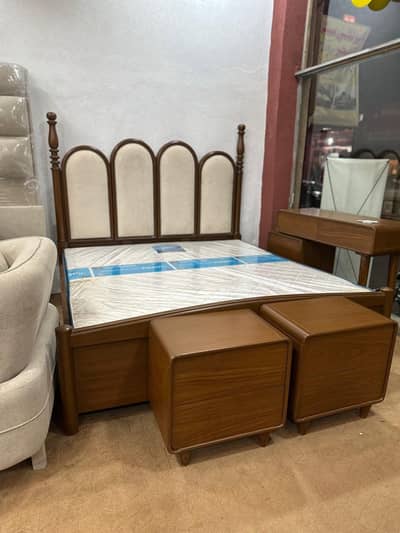 luxury wooden bed set