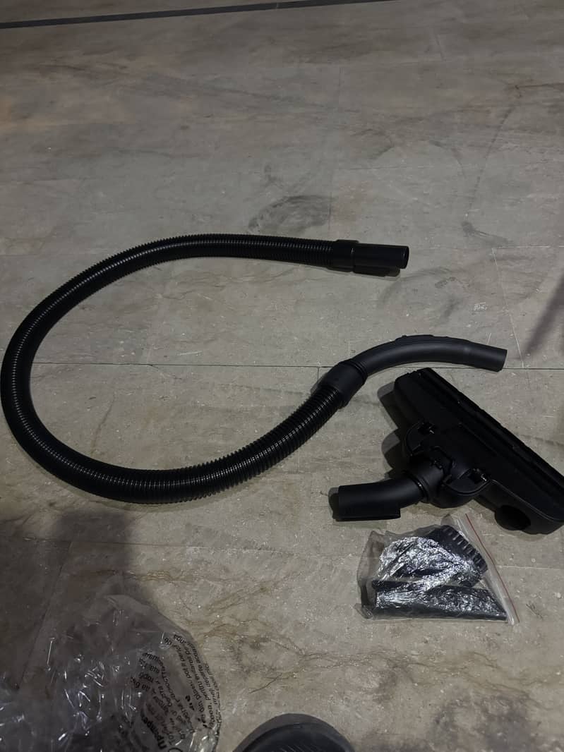 Vacuum cleaner 8