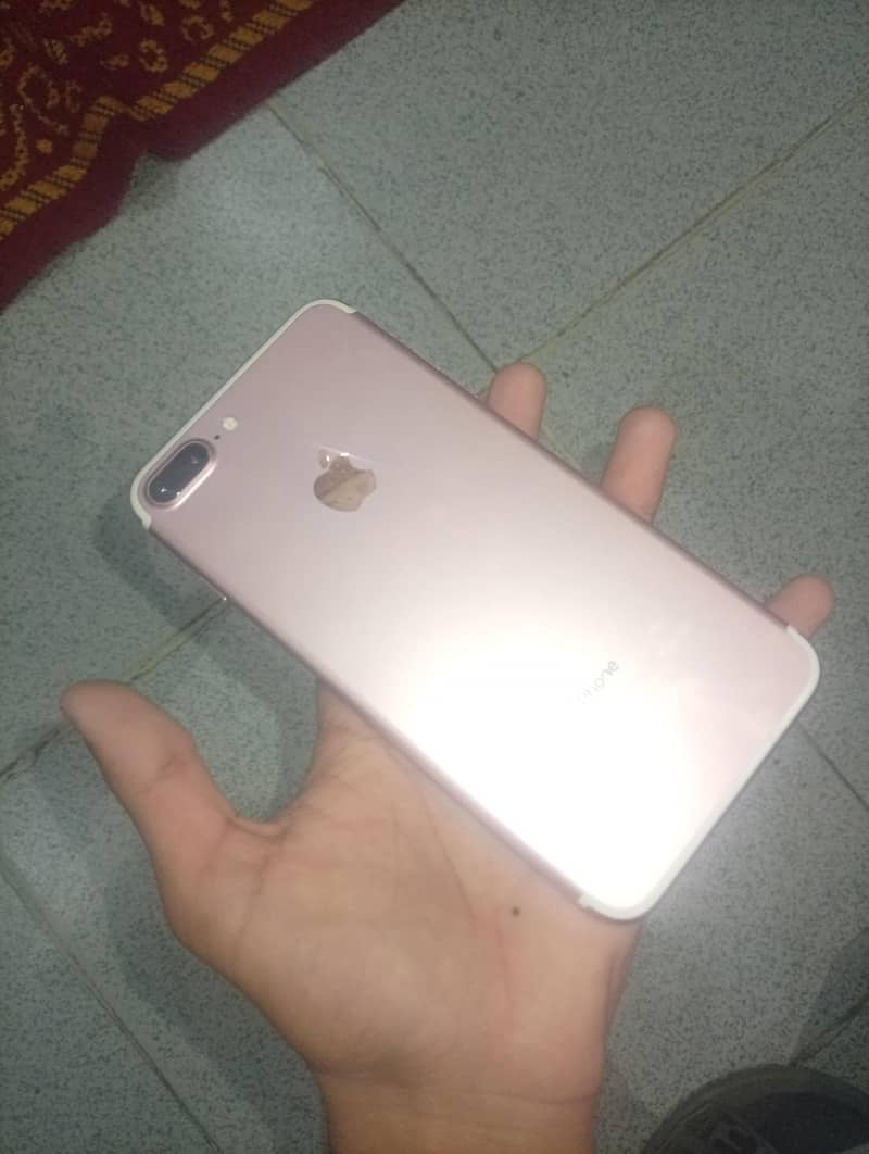 Apple iPhone 7 Plus 0