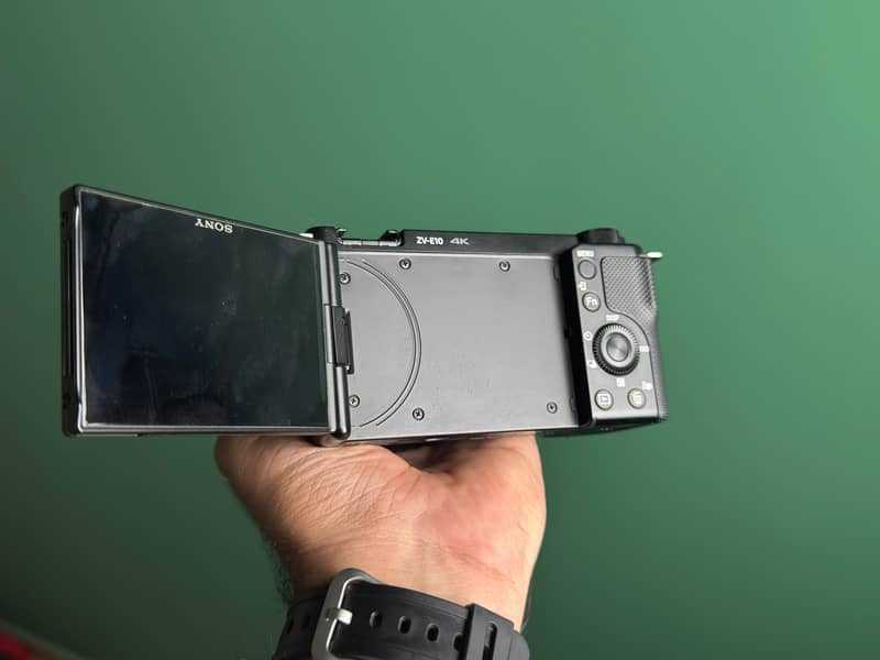 Sony ZV-E10 10