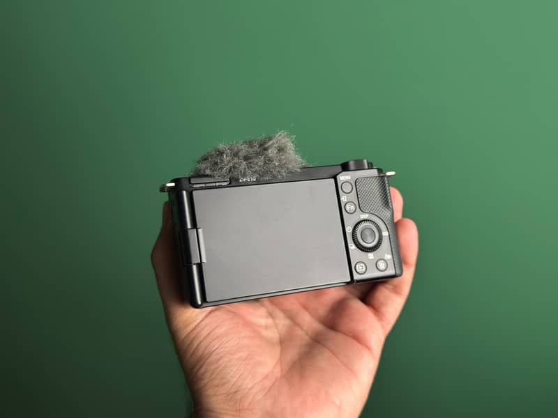 Sony ZV-E10 12
