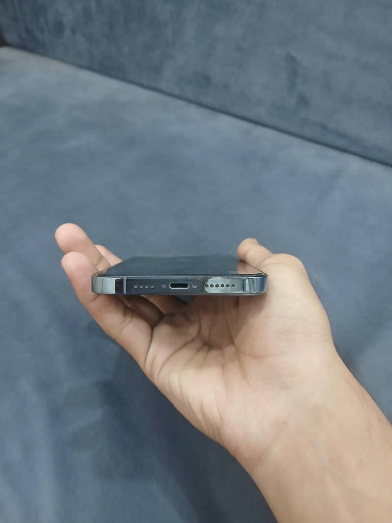 Apple iPhone 13 Pro Max 3