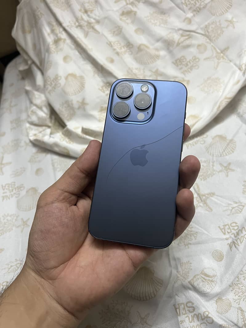 Apple iPhone 15 Pro 0