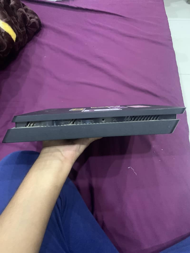 Ps4 slim 4