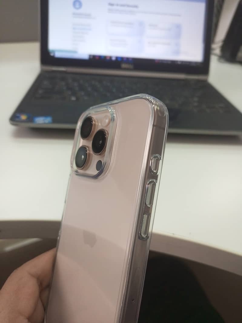 Apple iPhone 16 Pro 1