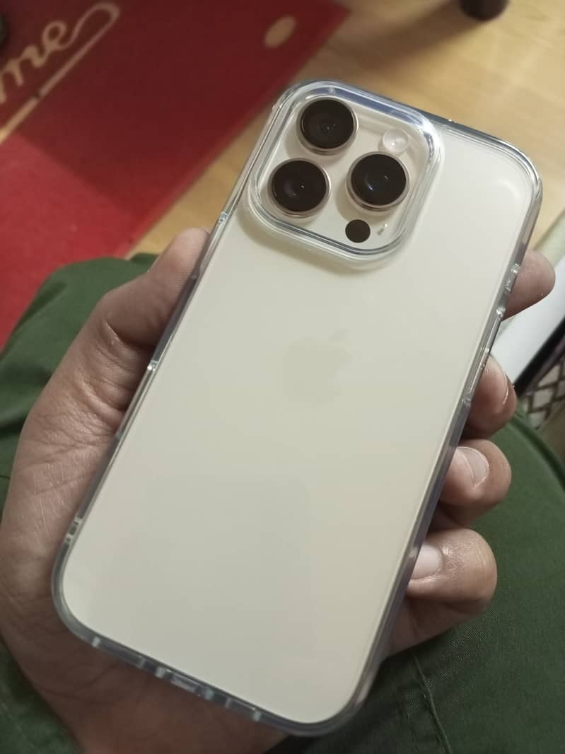 Apple iPhone 16 Pro 2