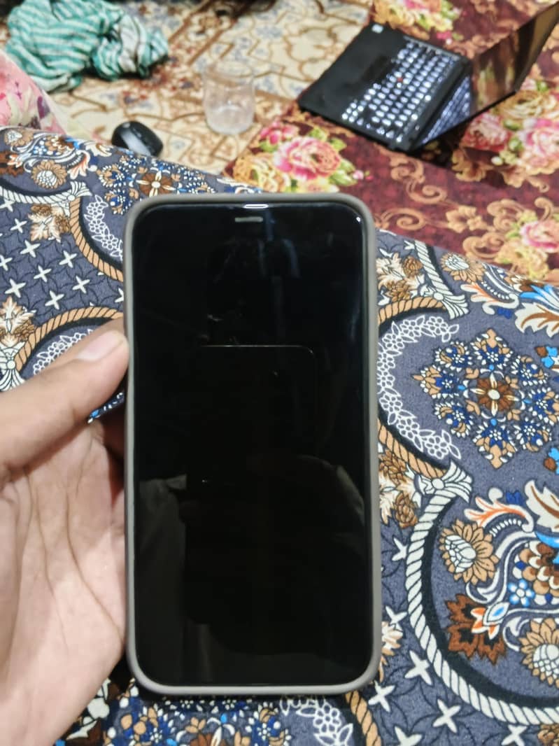 Apple iPhone XR 1